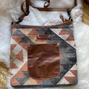 MYRA BAG SUPER CUTE CROSSBODY ❤️